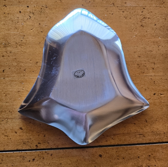 New pewter Christmas plate with spreader. - Picture 4 of 10